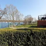 Port Jeziorak 住宿加早餐酒店 Iława