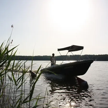 Port Jeziorak Alojamento de Acomodação e Pequeno-almoço 4*